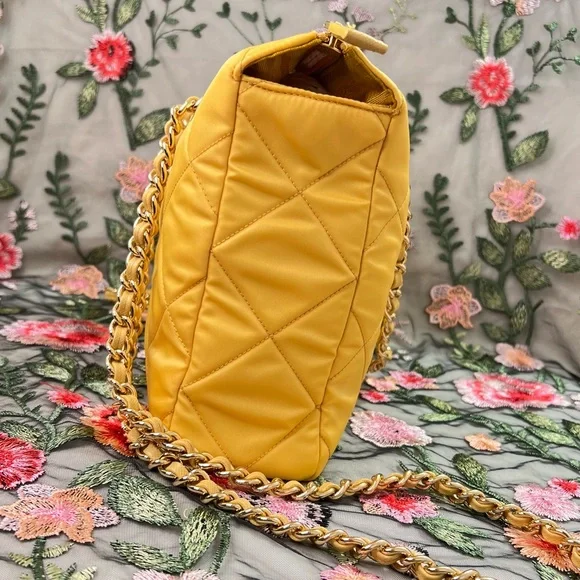 Auth PRADA Bag • Authentic PRADA 1995 Re-Edition Chain Tote in Yellow Re-Nylon - Picture 5 of 16